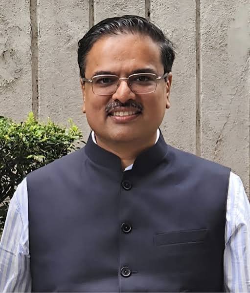 Dr. Sachin Dalal, gynecologist, laparoscopic surgeon and IVF specialist in Mumbai